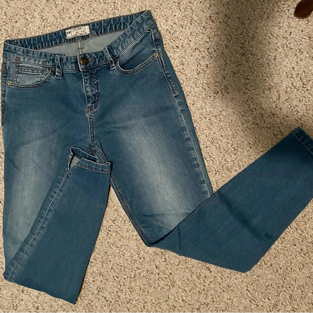 FP free people skinny jeans sz 38 slit bottom